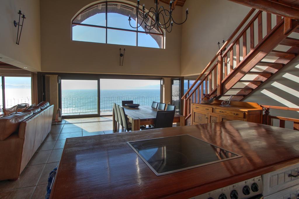 Whale Huys Luxury Oceanfront Eco Villa Gansbaai Room photo