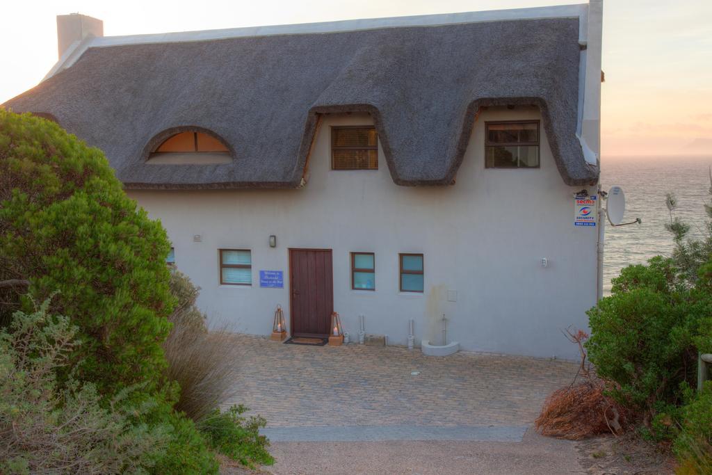 Whale Huys Luxury Oceanfront Eco Villa Gansbaai Room photo